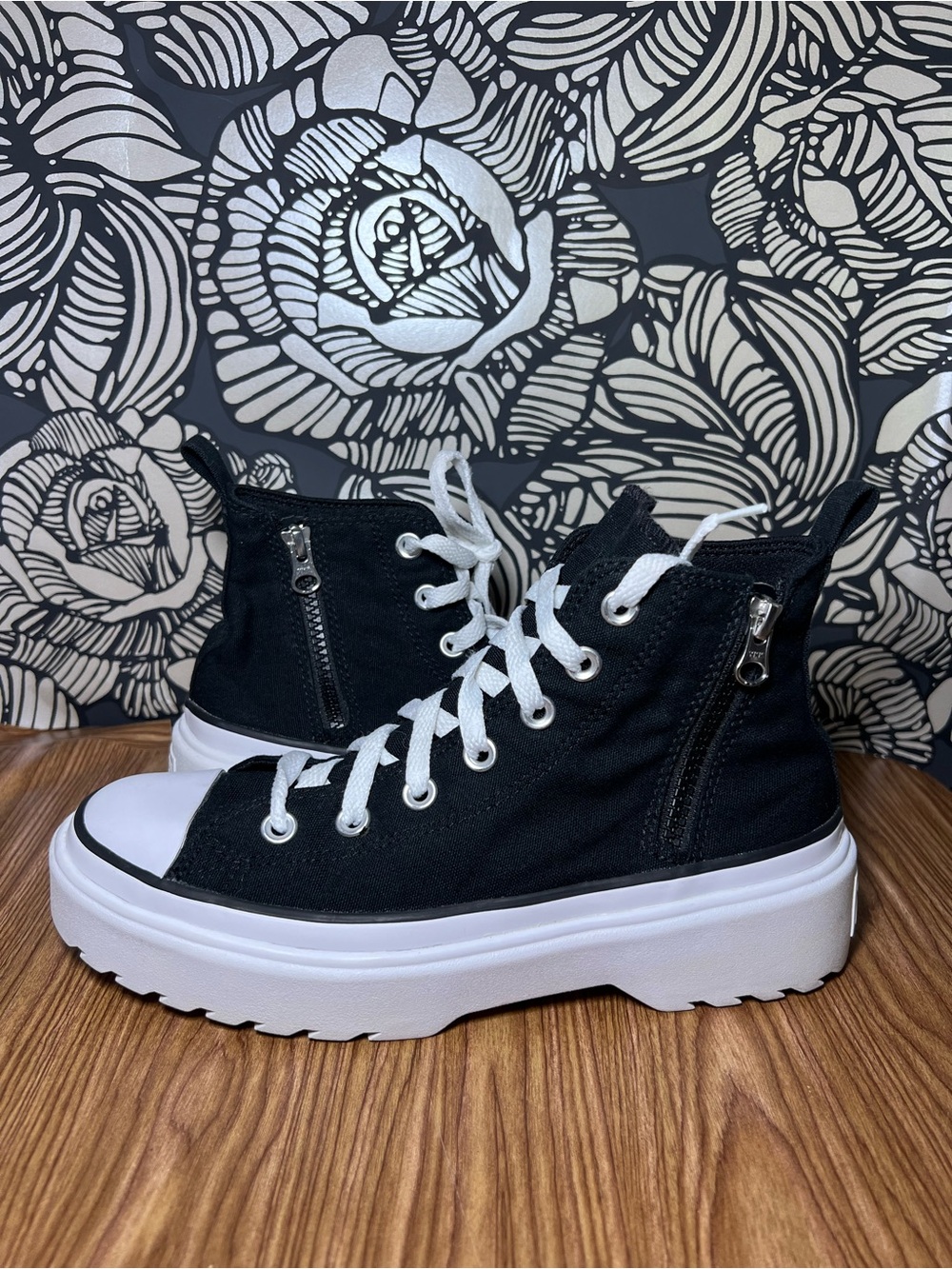 Chuck Taylor All Star Lugged Lift Platform Canvas size 5.5Y